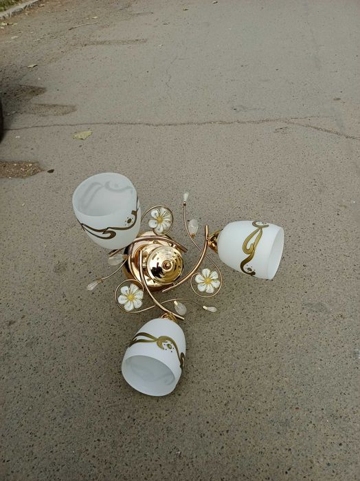 Продам люстры в хорошем состоянии