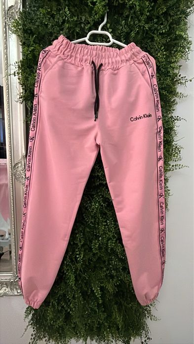 Compleu Dama Turcia Noi