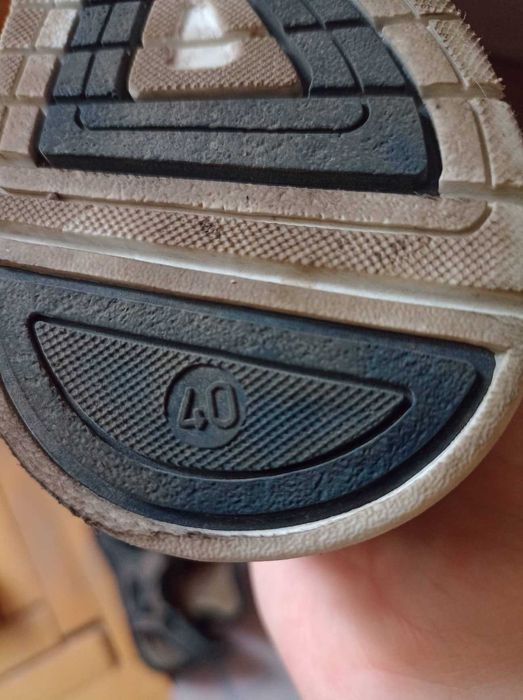 Чисто нови и малко използвани детски маратонки размер 38, 39, 40