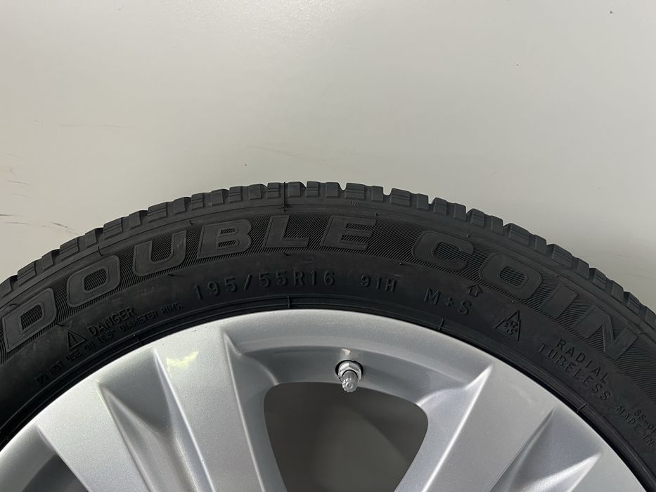 Оригинални джанти 16 цола 5х120 за БМВ Е87 със зимни гуми 195/55/16