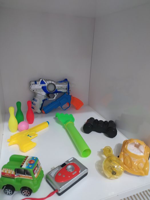 Играчки за момичета и момчета