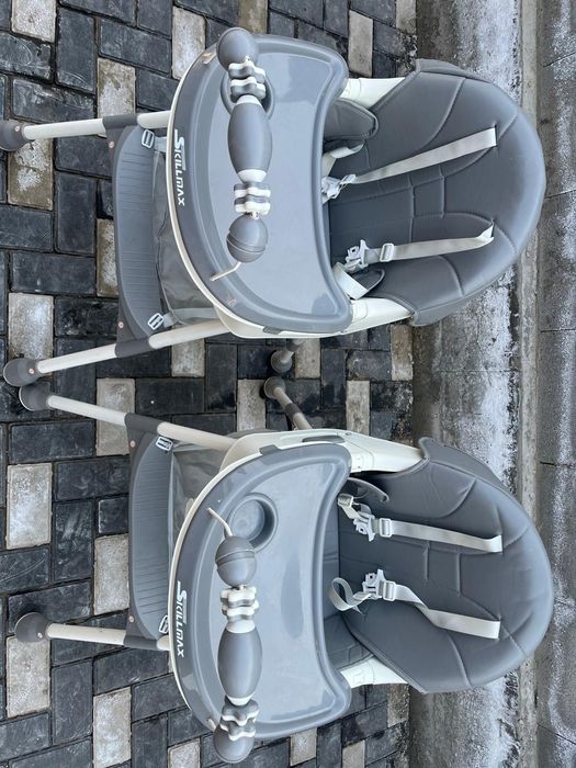 Детские столики две штуки