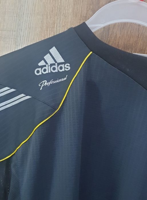 продам оригинал адидас