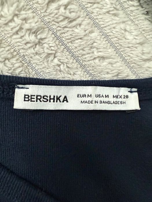 Лонгслив BERSHKA 2500тг.