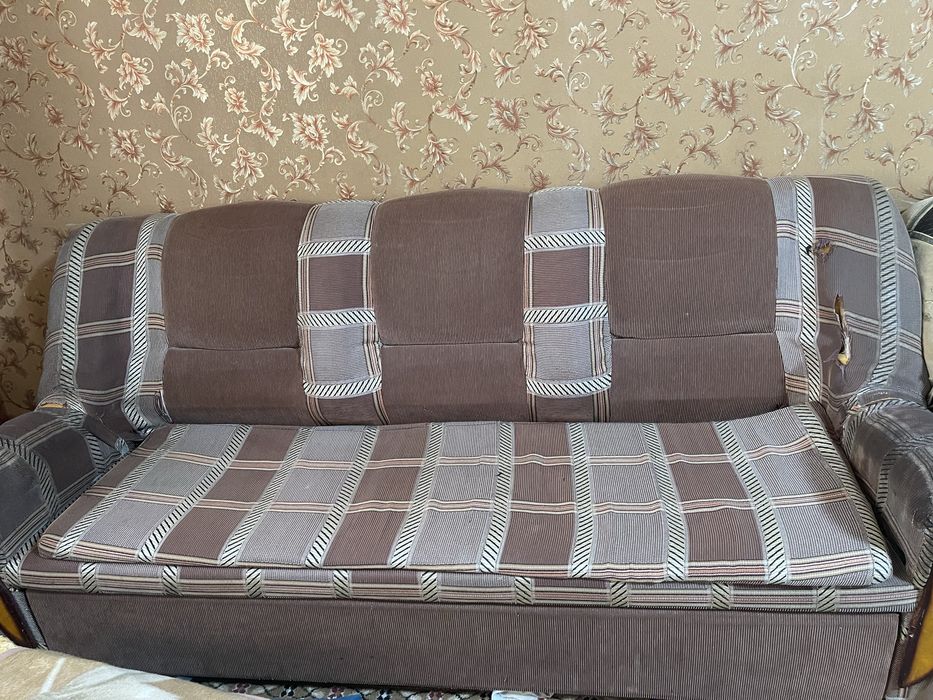 Два дивана четыре кресла