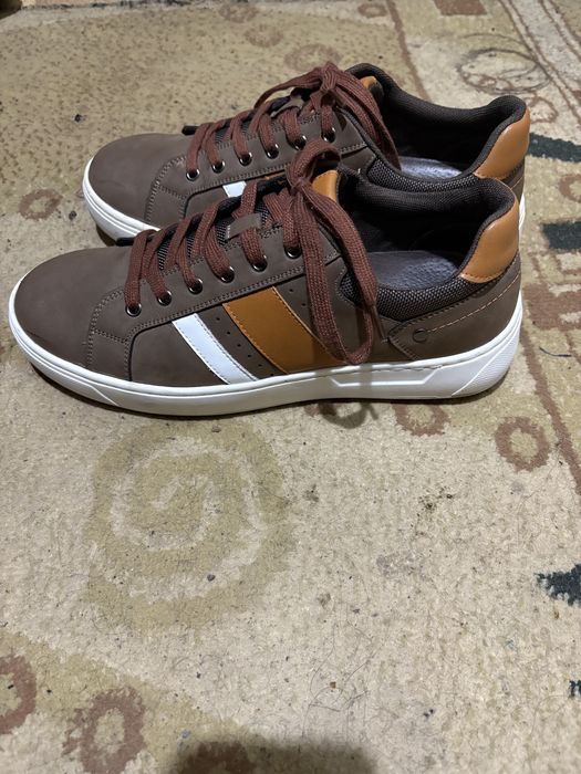 Кроссовки(новые)