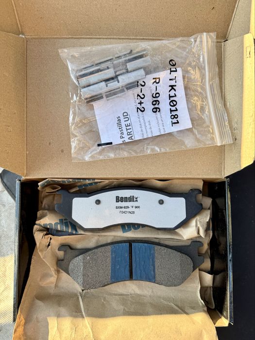 Предни накладки Bendix за Додж Рам