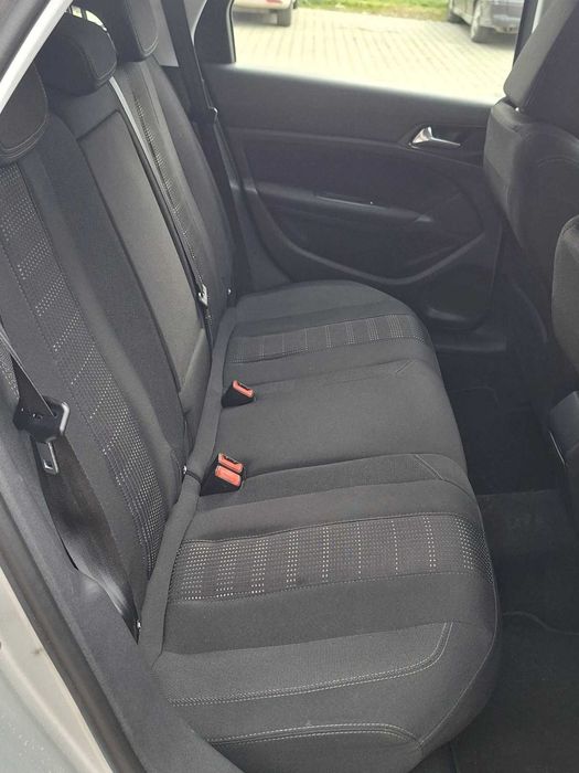 Автомобил Peugeot 308 1.6 HDI