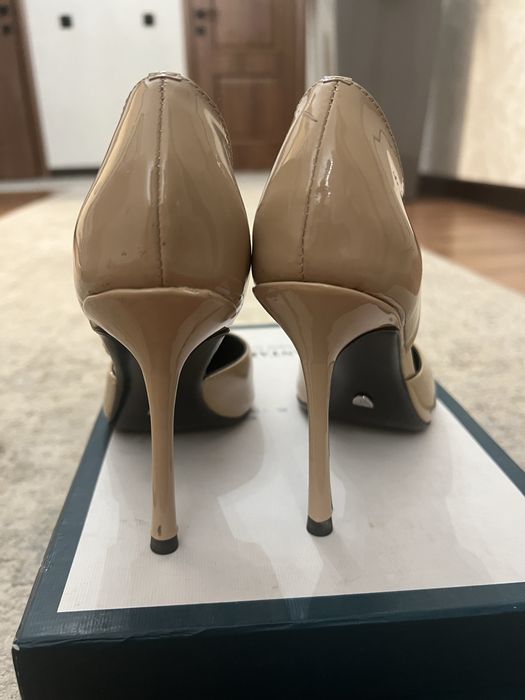 Бежевые туфли 35 р