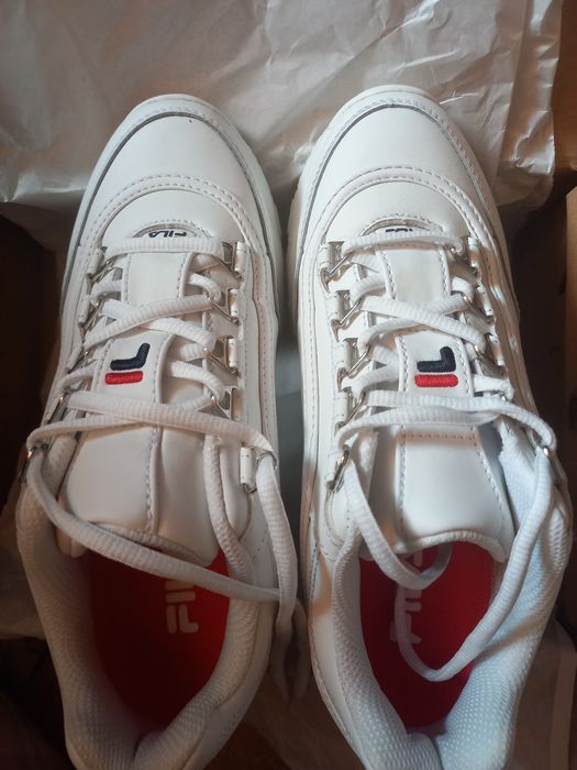 Vând sneakers FILA unisex