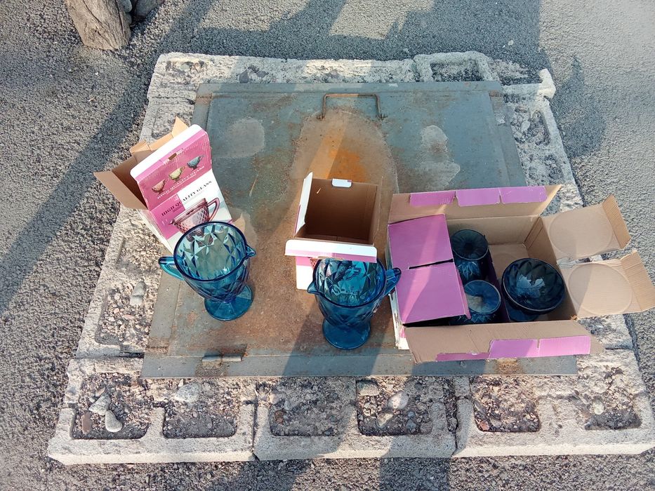 Чашки и кувшины б/у