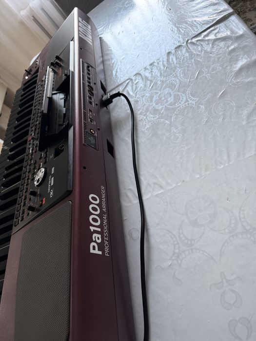 Продаётся Korg pa 1000