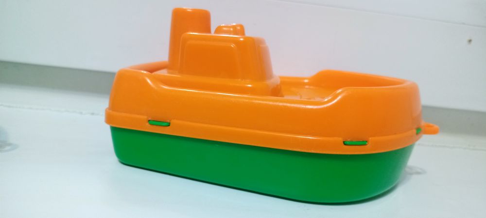 Лодка, кораблик для купания
