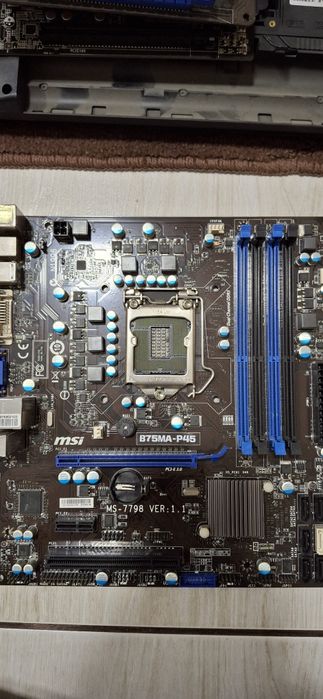 Материнская плата