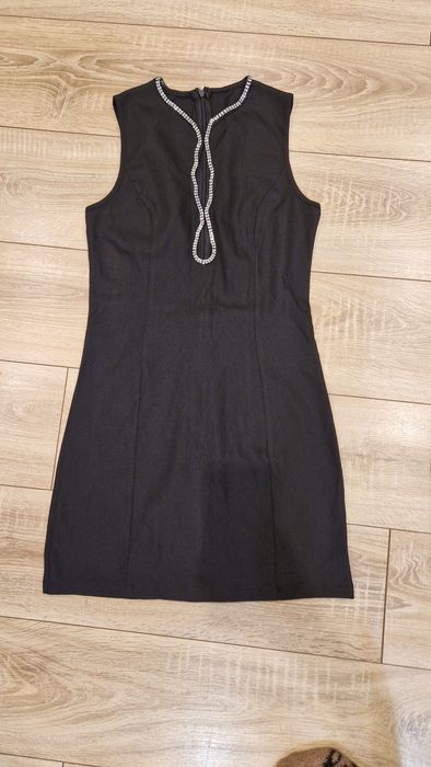 Три малки, черни рокли