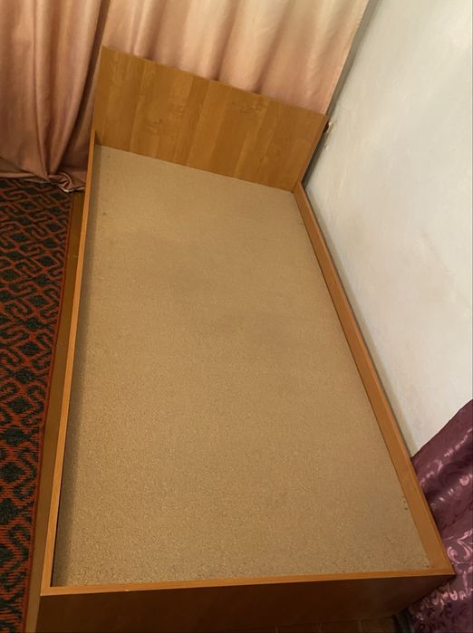 Кровать в спальню