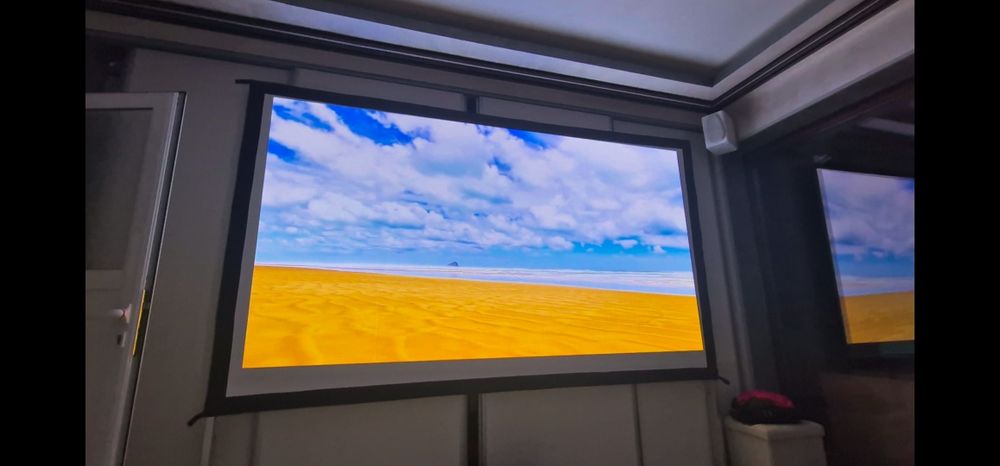 Преносим екран за проектор Elite Screen Yard Master 2 - 120 инча