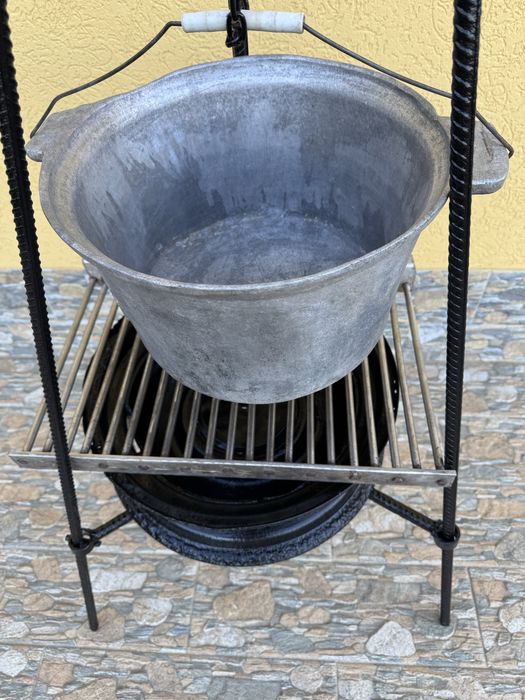 Vând grătar din inox+trepied din fier streat+ceaun din aluminiu