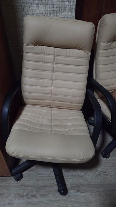 Офисные кресла, б/у