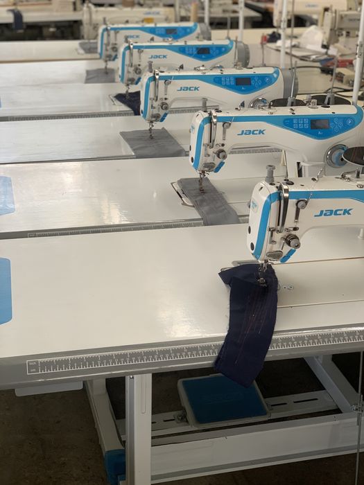 Masini de cusut liniare simple/automate Jack