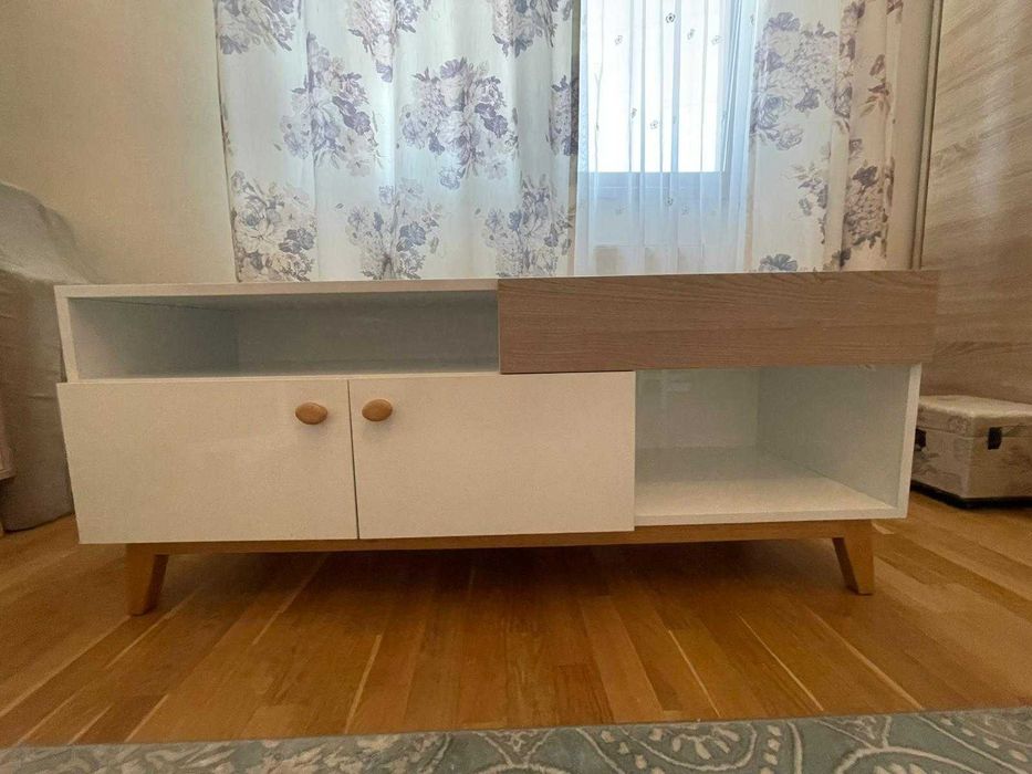 Comodă modernă stil Scandinav, MDF lucios & fag, făcută la comandă