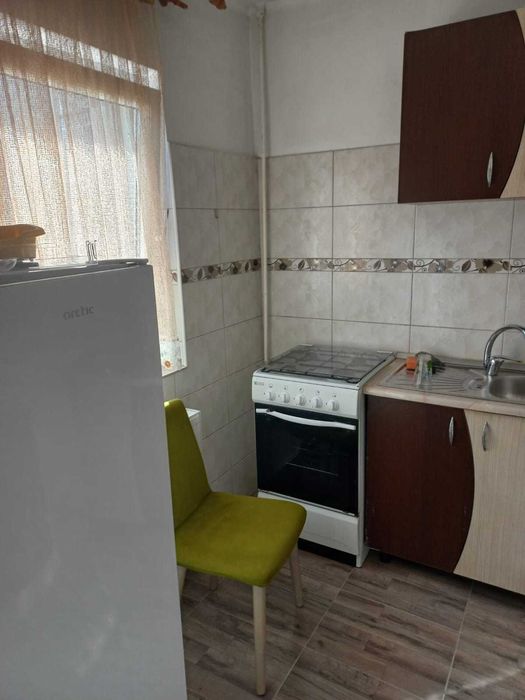 Inchiriez garsoniera cf 1, in zona centrala in Rm. Valcea