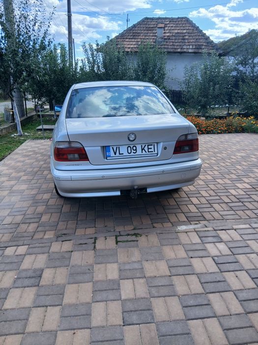 Vând bmw seria 5