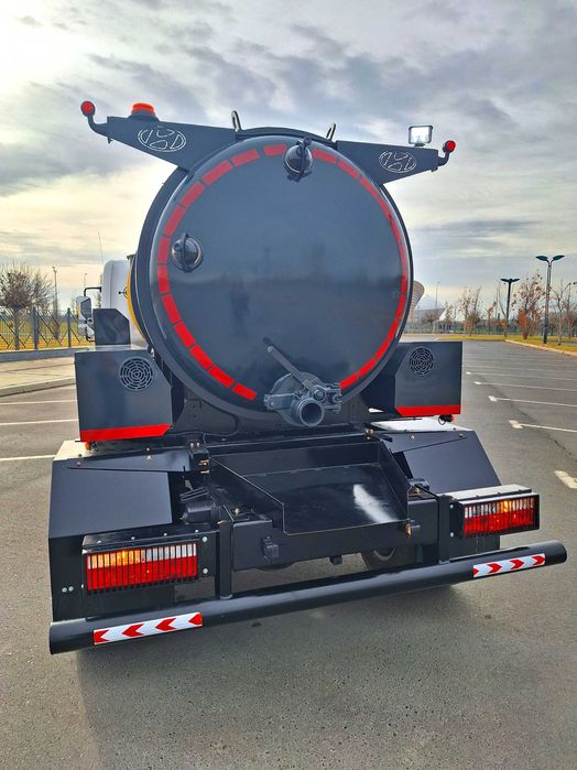 Ассенизационная машина. (Гавнавоз, Фекалавоз, вакуумная машина)