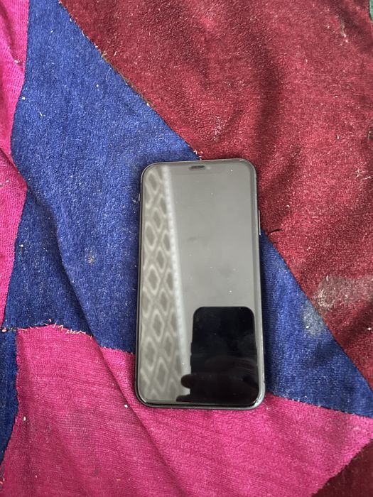 Продам айфон.