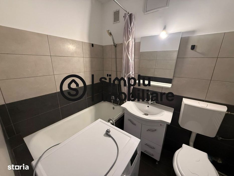 Garsoniera, etaj 1/4, centrala, Ciuperca - 75 000 Euro