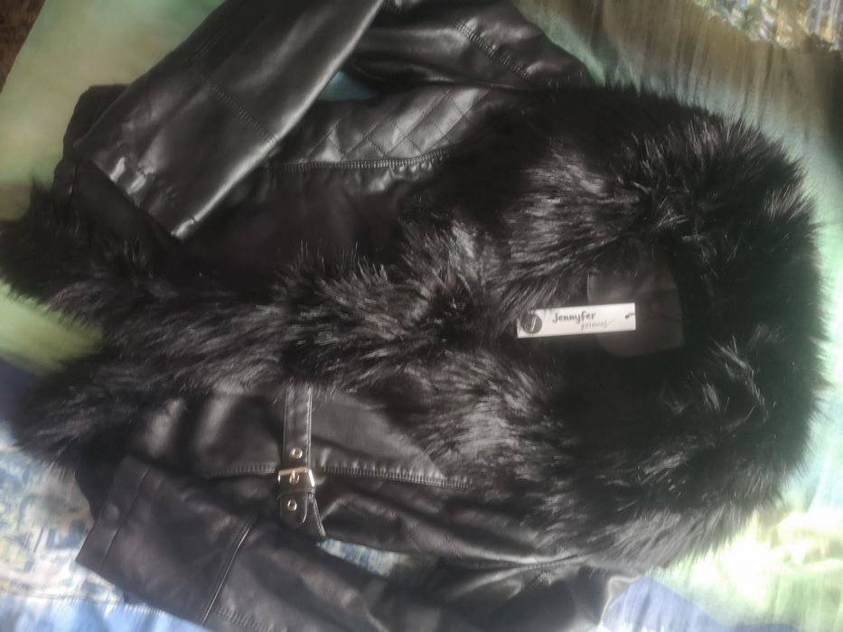 Дамско кожено яке, размер С, ново