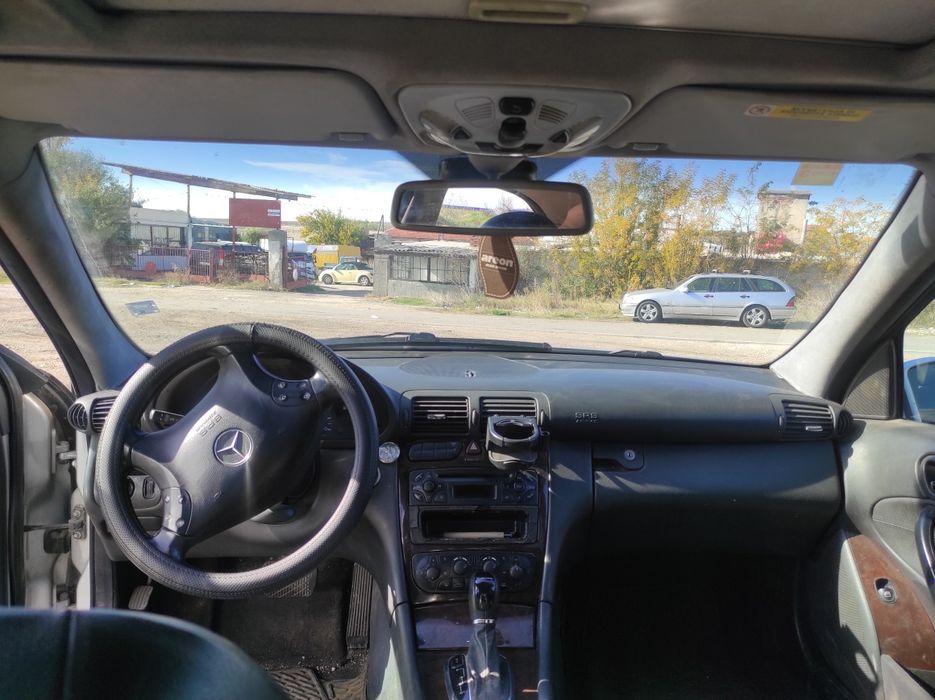 Mercedes-Benz C220