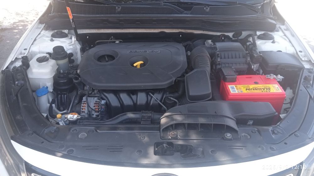 Продам автомобиль Киа Оптима 2015 год