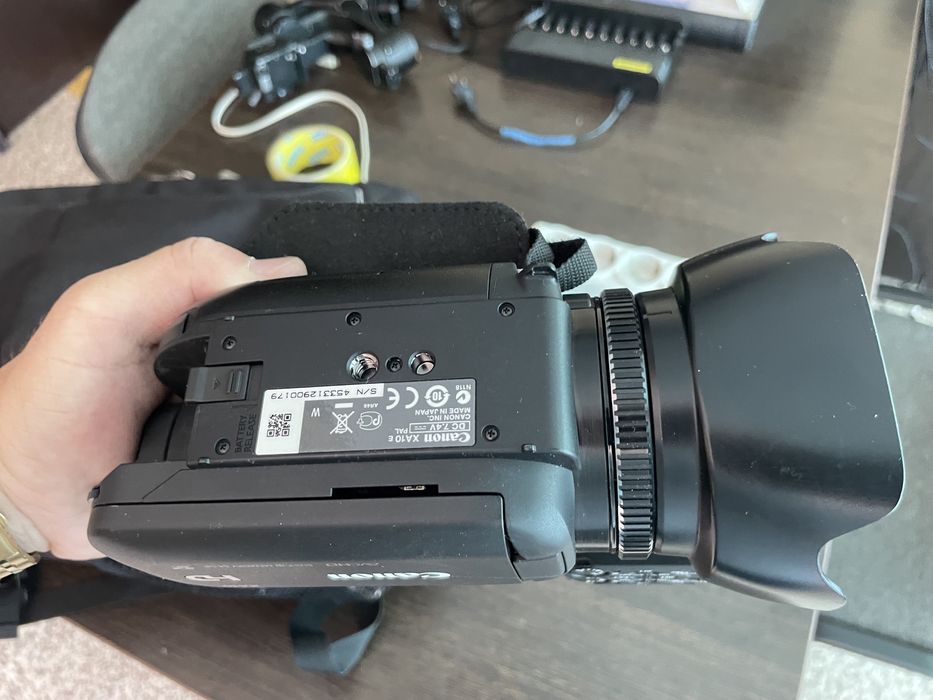 Canon XA10 сатылады.