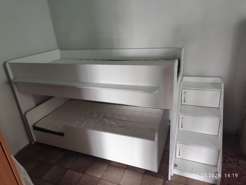 Продам двухярустную кровать