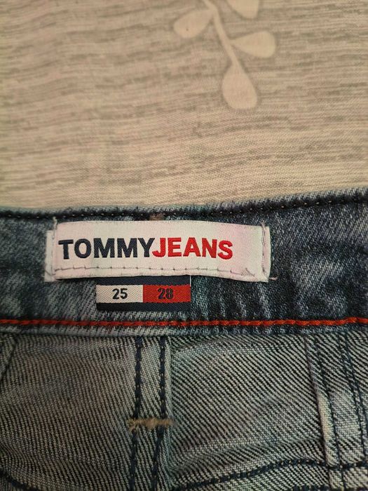 Оригинални дънки tommy jeans