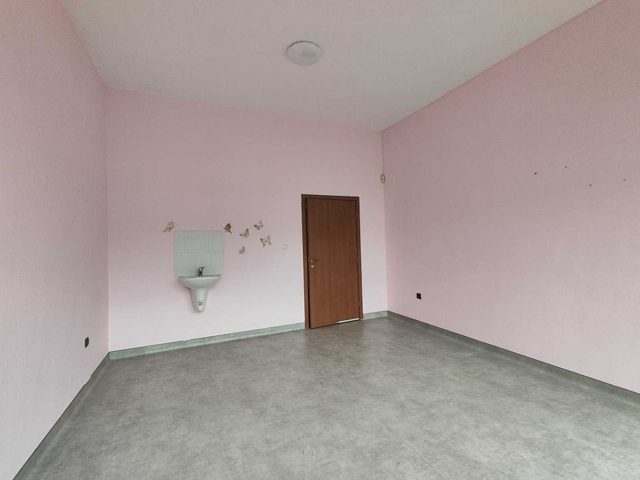 Дава се под наем Офис в Перник, Изток - 30 кв.м за 204 € - Снимка #2