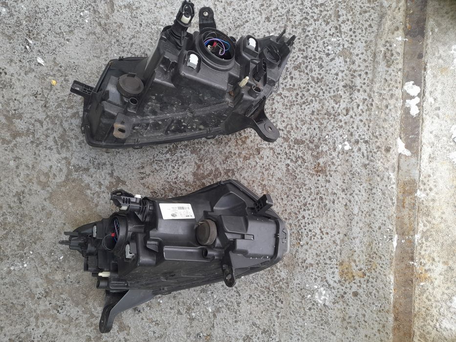 Set Far Farui Stanga Dreapta Dacia Sandero Stepway Logan