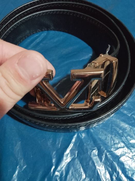 Vând curea nouă nouță