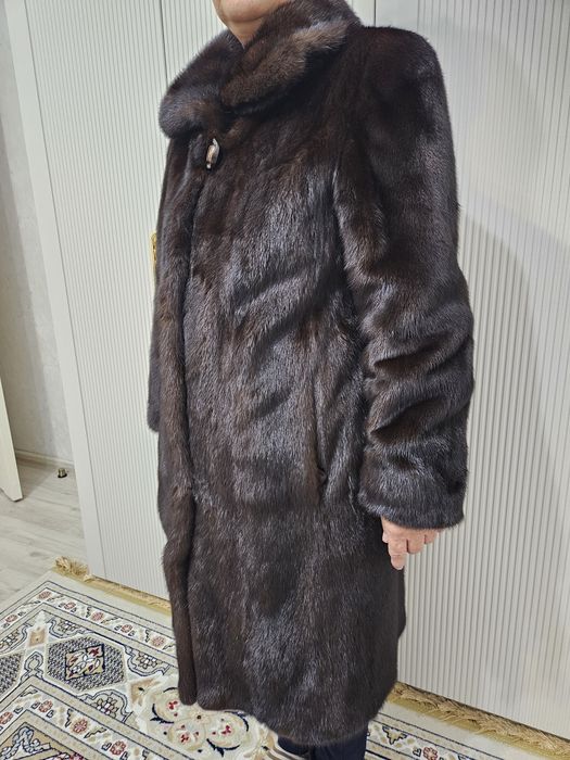 Продам норковую шубу