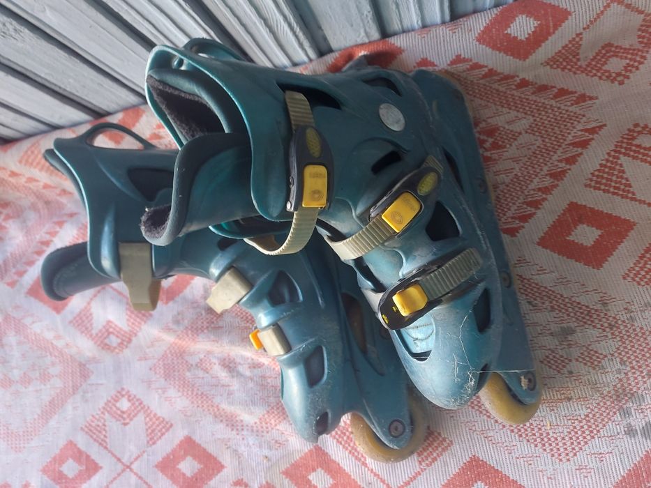 Продам роликовые  коньки