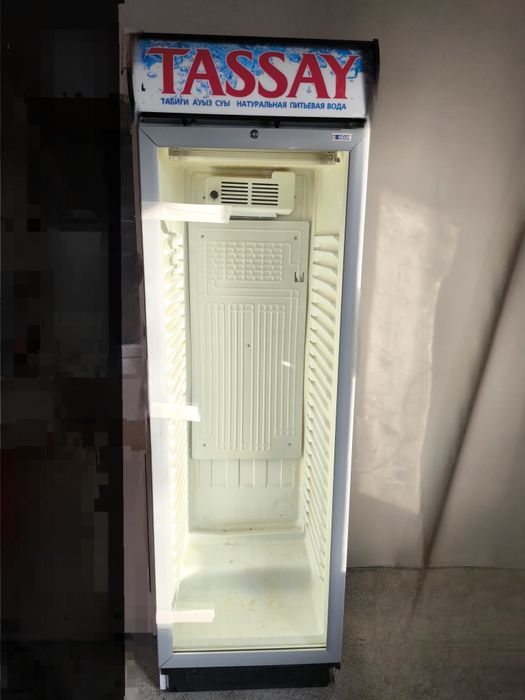 Витринный холодильник