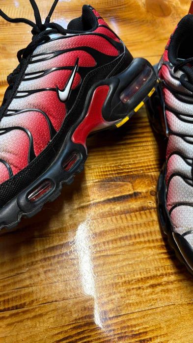 Nike TN Air Max Plus Black Fiery Red