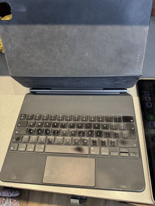Ipad Pro 12.9 (5th Gen) + Magic Keyboard + Apple Pencil