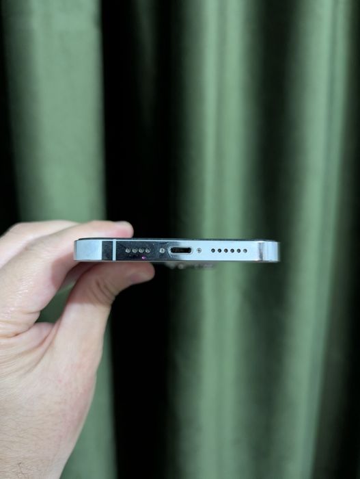 iPhone 13 Pro Max 128 ГБ — серебристый
