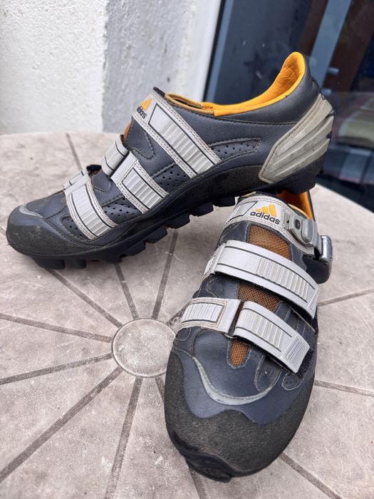 Adidas шпайкове за колоездене