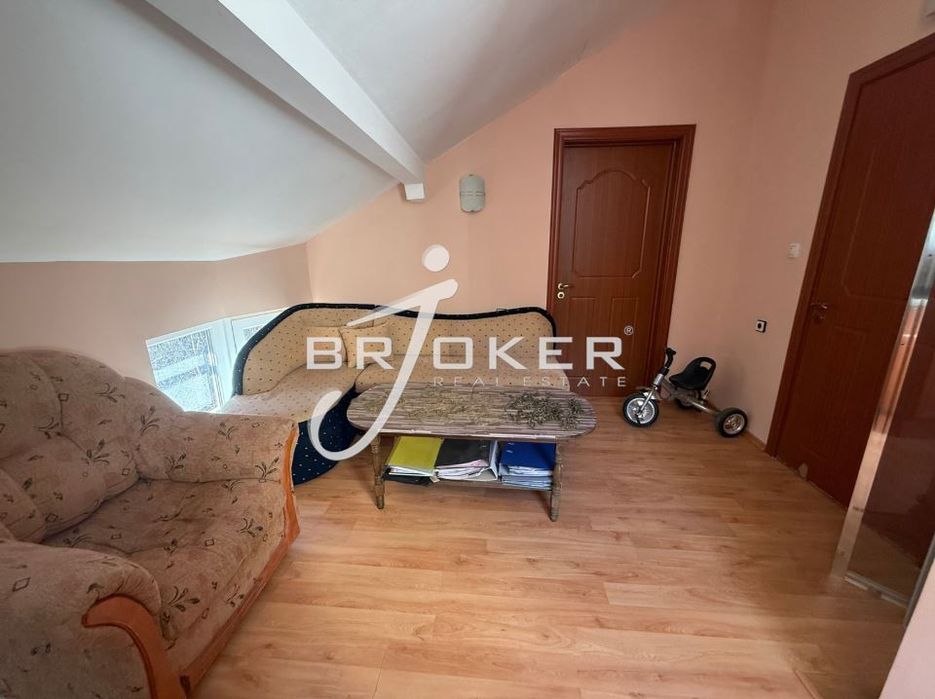 Къща в Кърджали-с.Резбарци площ 180 цена 280000