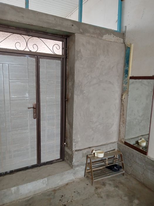 Guliston shaharda 10 sotxli xovli uy sotiladi