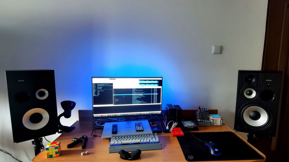 Vând boxe active Edifier R2850DB, ca noi