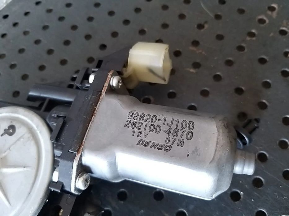 Macara cu motoras dreapta fata hyundai i20 988201j100 2621004670
